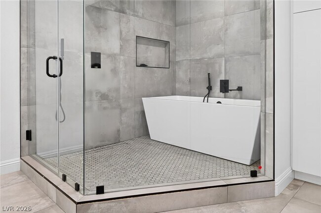 Building Photo - 5270 S Sepulveda Blvd