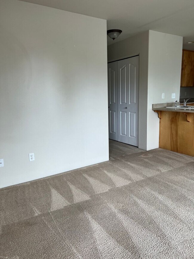 Building Photo - 3163 Juniper Ridge Dr
