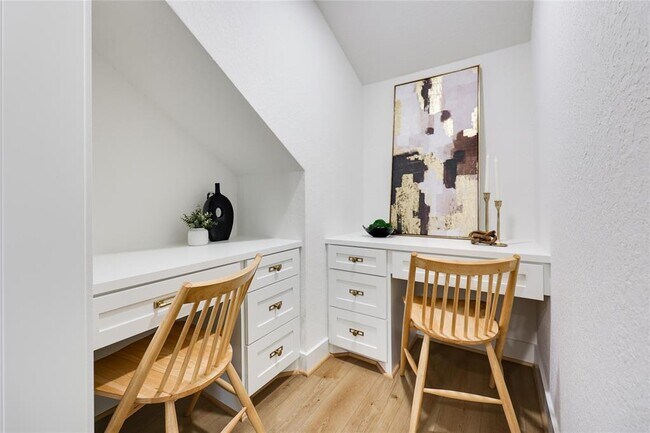 Building Photo - 5510 Harvest Oak Landing Dr