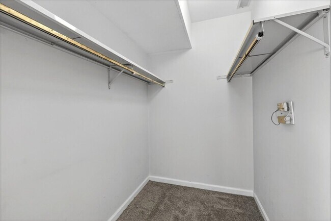 Building Photo - 4454 Lindell Blvd