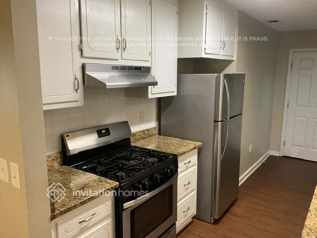 Building Photo - 225 Woodcrest Dr