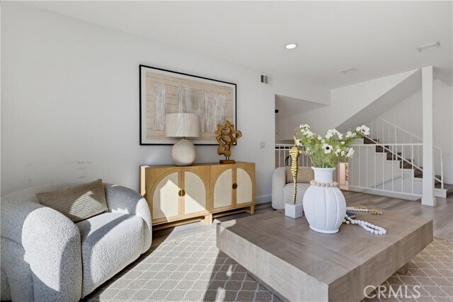 Building Photo - 125 Campanita Ct