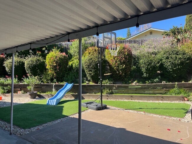 Building Photo - Charming Home by Bishops Peak Trailhead -AVAILABLE April