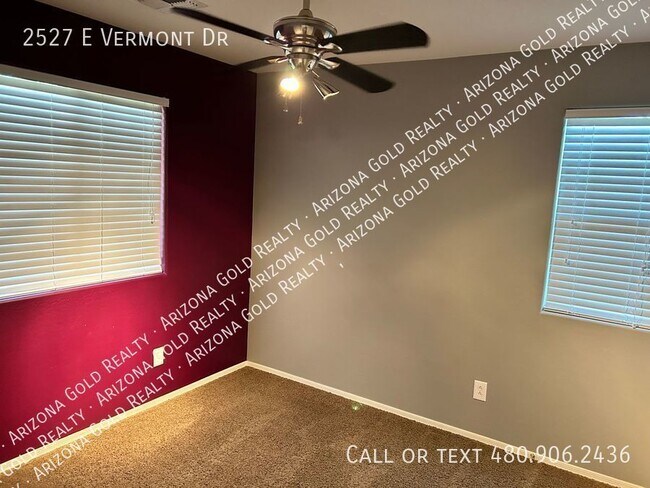 Building Photo - Cove at Vincenz