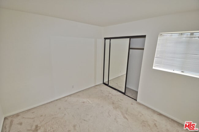 Building Photo - 4063 La Salle Ave