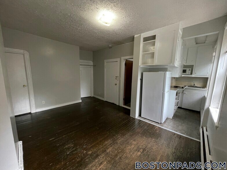 Building Photo - 41 Anderson St