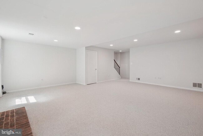 Building Photo - 7801 Byrds Nest Pass