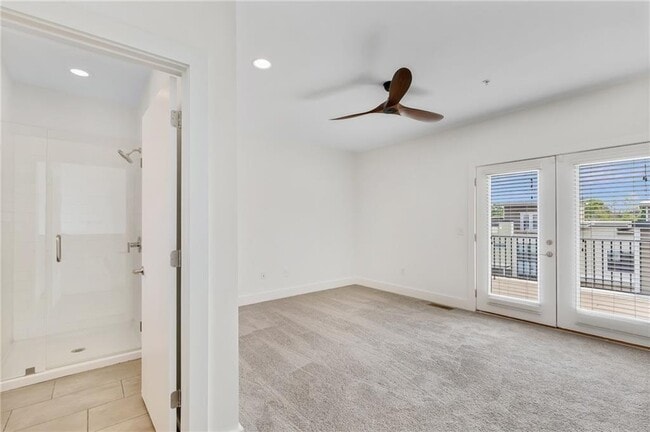 Building Photo - 966 Moda Dr