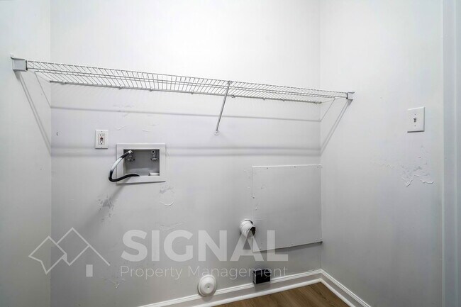 Building Photo - 140 Bonnieville Dr