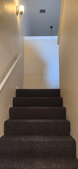 Building Photo - 10085 W Lisbon Ave