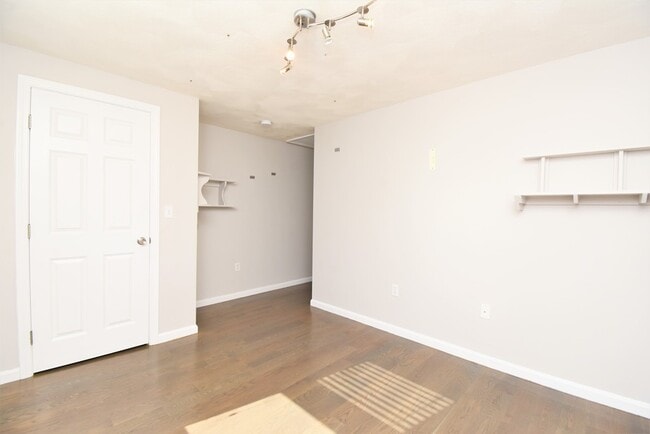 Building Photo - 191 Adams St