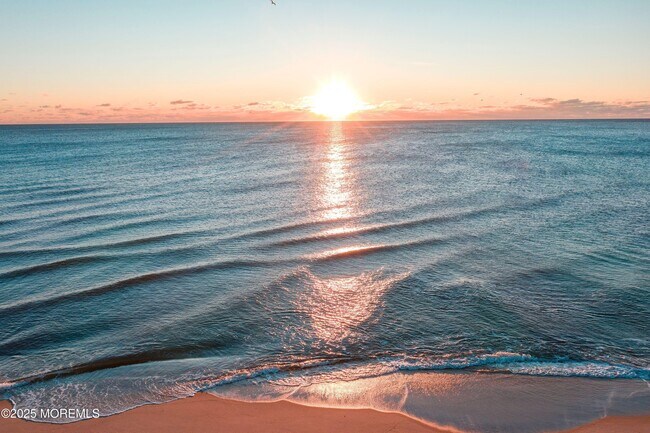 Building Photo - 1304 Ocean Ave N