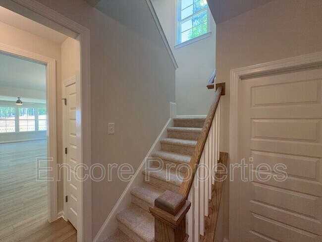 Building Photo - 135 Little Gem Ln