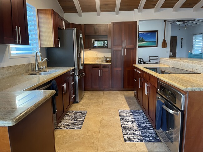 Building Photo - 372 Ilimalia Loop
