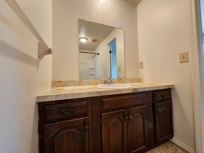 Building Photo - 34 Orchard St