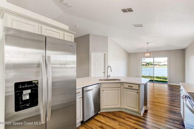 Building Photo - 3254 Burdock Ave