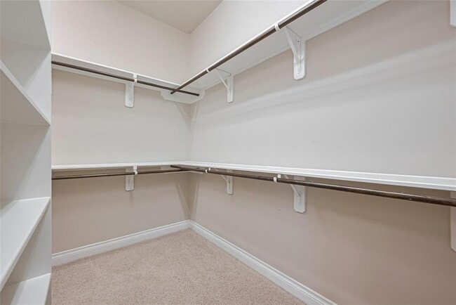 Building Photo - 2722 Park Oak Ct