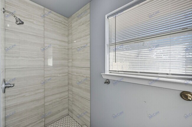 Building Photo - 3538 Hacienda Dr