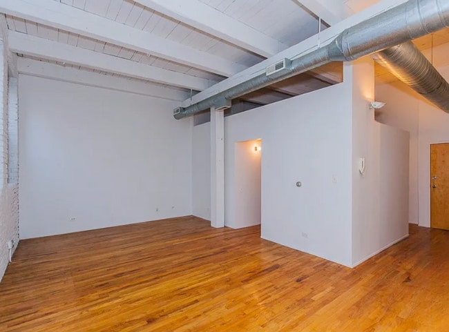 Building Photo - RAVENSWOOD - BEAUTIFUL AND LARGE LOFT FOR ...