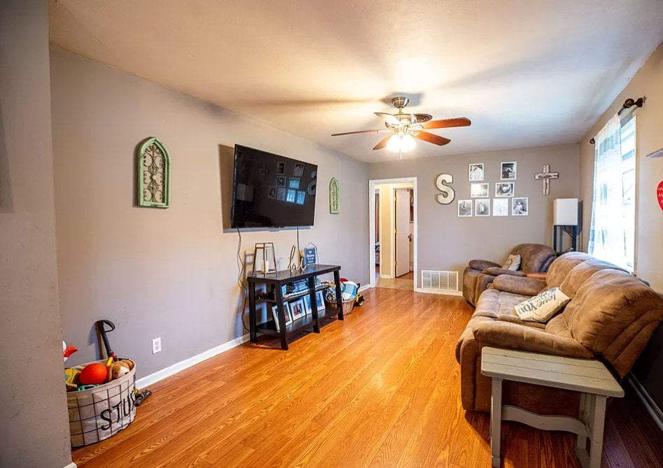 Building Photo - 1409 Diana St