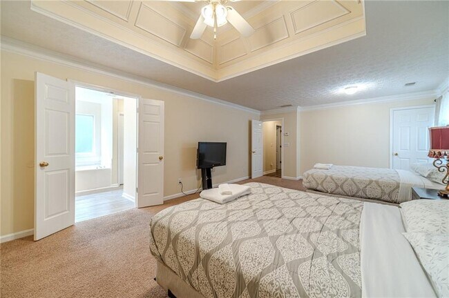 Building Photo - 4201 Crestside Ridge SW