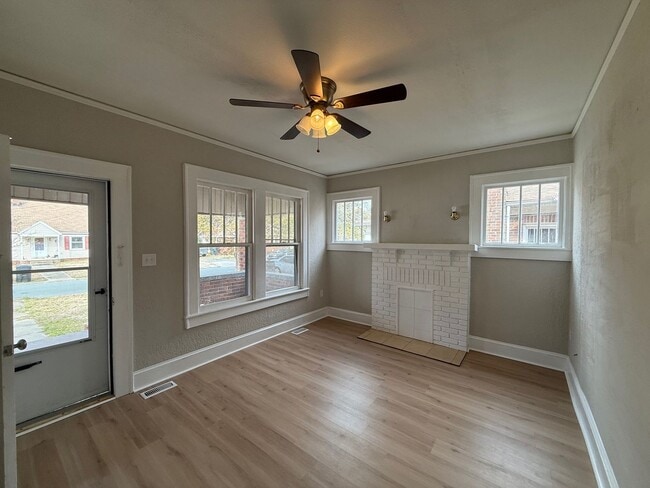 Building Photo - 113 Highland Ave