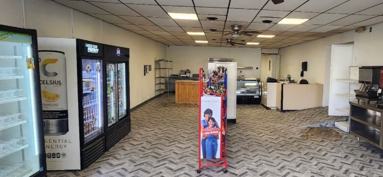 Building Photo - 373 Munson Ave