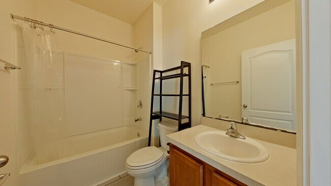 Building Photo - Gorgeous 5 Bedroom Home in Alta Lakes!