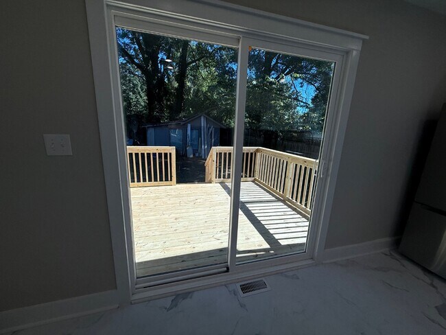 Building Photo - 1603 Browns Ave