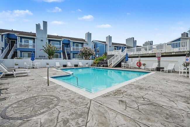 Building Photo - 3506 Cove View Blvd