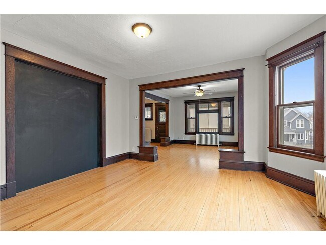 Building Photo - 2428 Chicago Ave
