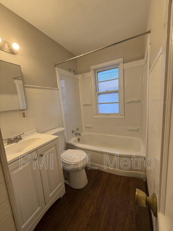 Building Photo - 156 Fermo Ave