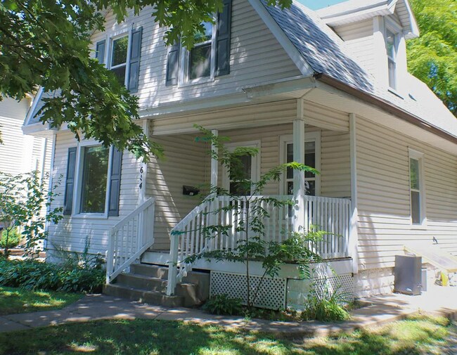 Building Photo - 614 N Gilbert St