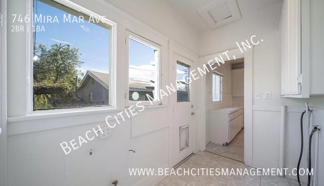 Building Photo - 746 Mira Mar Ave