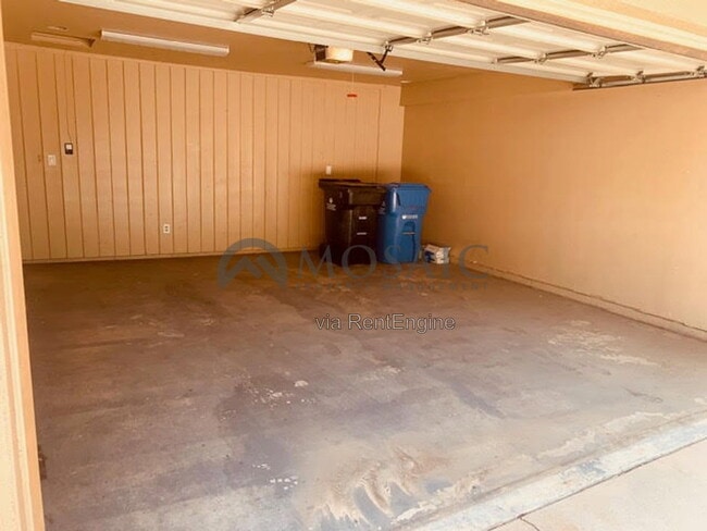Building Photo - 3333 E Medlock Dr