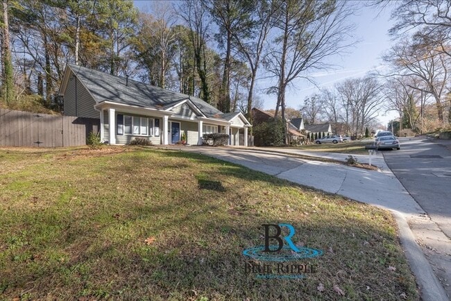 Building Photo - Spacious 3BR/2Bth Prime Smyrna Location on Dead End Street! Move in Special