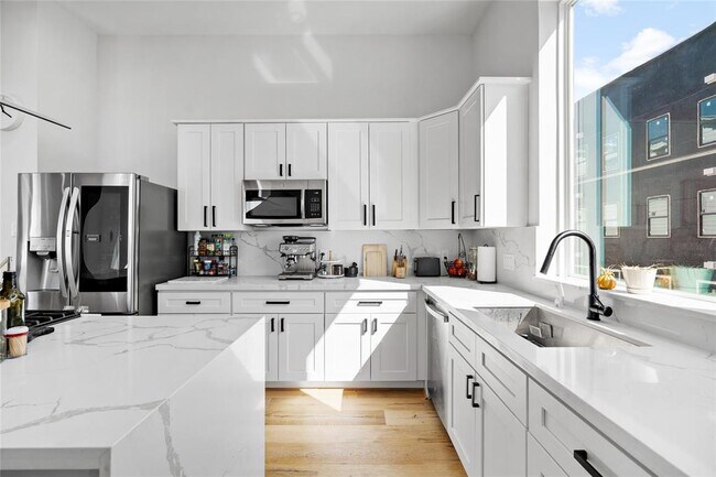 Building Photo - 1817 Elite Dr