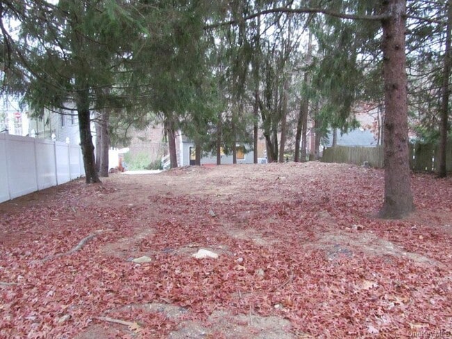 Building Photo - 765 Meadow Rd