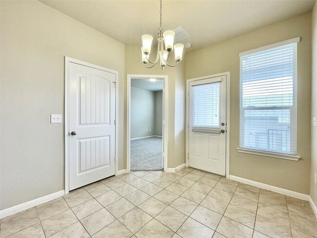 Building Photo - 415 Crater Lake Dr