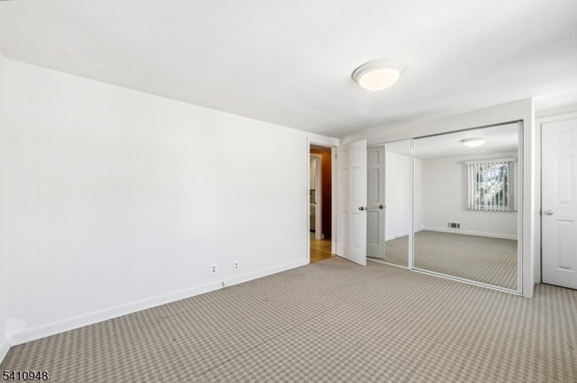 Building Photo - 65 Ridge Ave