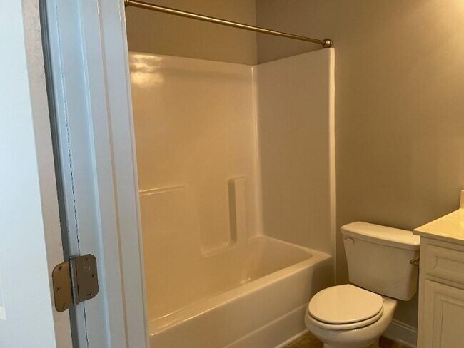 Building Photo - 1011 Virginia Oak Ln