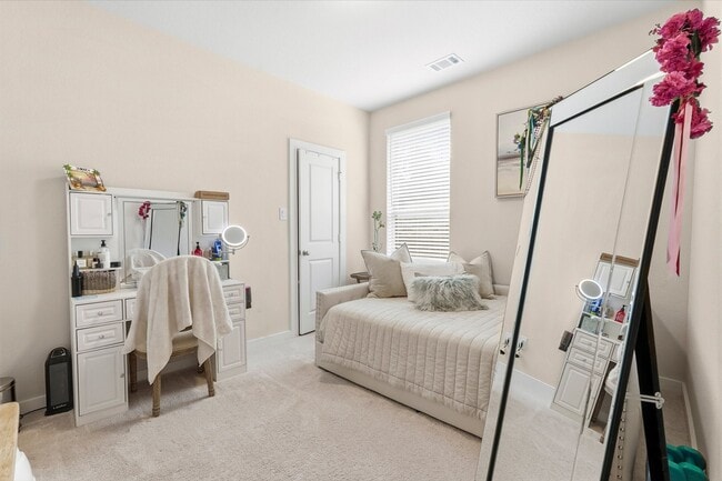 Building Photo - 127 Lukewood Cir