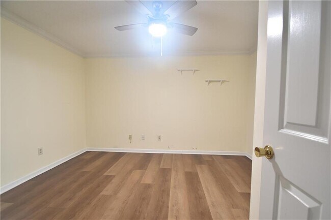 Building Photo - 310 Granville Ct