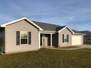 Building Photo - Single-Family House for Rent