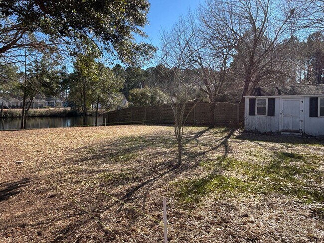 Building Photo - Beautiful 3 bedroom 2 bath house in Castlewood