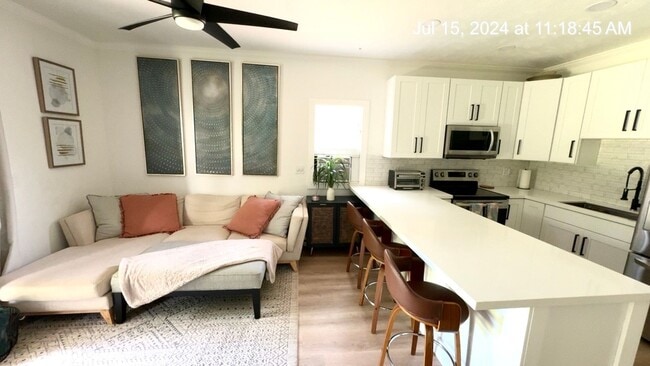 Building Photo - Beautifully Remodeled 2 bed 1 bath Pohaila...