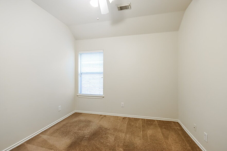 Building Photo - 26900 Armor Oaks Dr