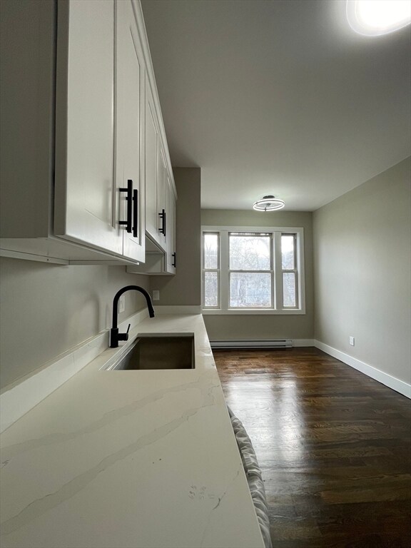 Building Photo - 38 Hutchings St