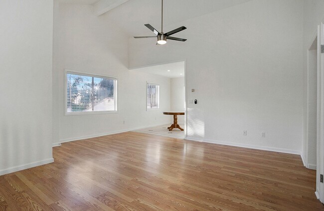 Building Photo - 5450- 5452 Linden Avenue