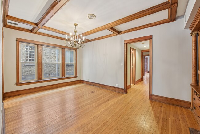 Building Photo - 4432 N Winchester Ave